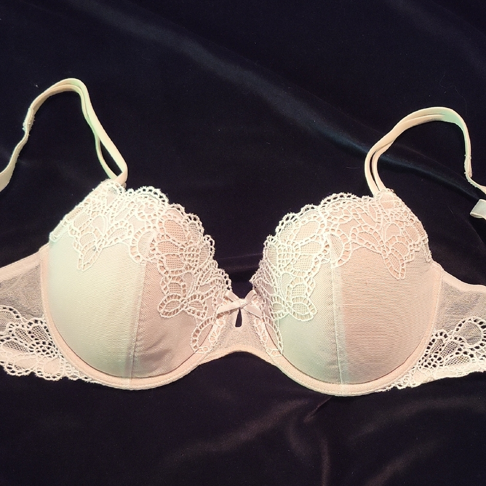 Cream Lace Overlay Push-Up Bra